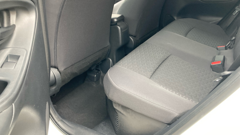 Toyota Yaris Cross 1.5 Hybrid Design 5dr CVT Hybrid Estate